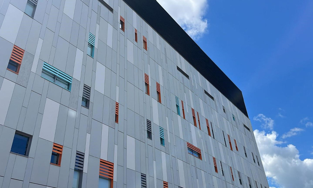 Louvres | Luton & Dunstable Hospital | Kier Group | Services | Envelis - Envelis