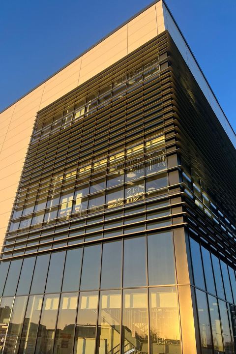 Glazing | LON1 Data Centre | UK | Services | Envelis