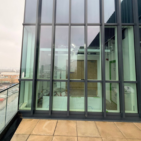 Glazing | LON4 | Data Centres | United Kingdom | London | Services | Envelis