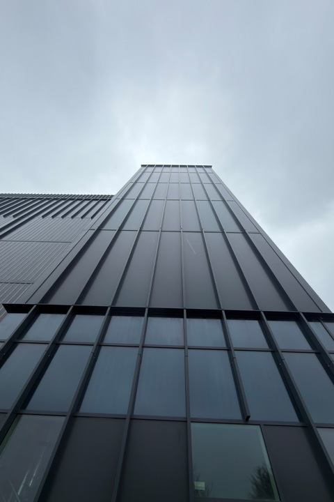 Glazing | LON4 | Data Centre | United Kingdom | London | Services | Envelis