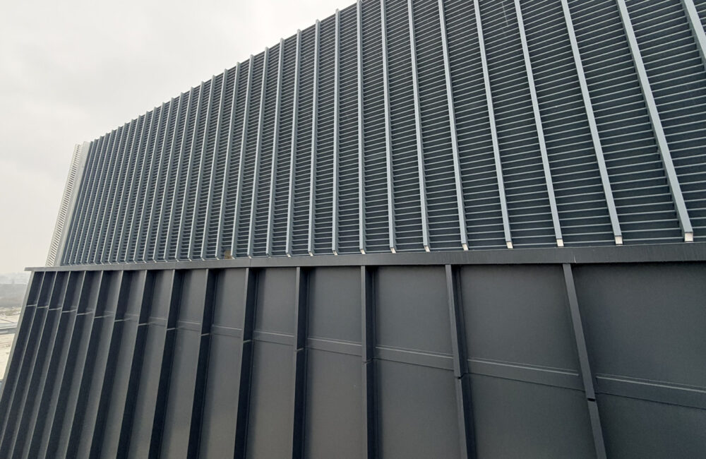 LON4 | Colt Data Centres | United Kingdom | London | Roofing | Cladding System | Louvres | Projects | Envelis
