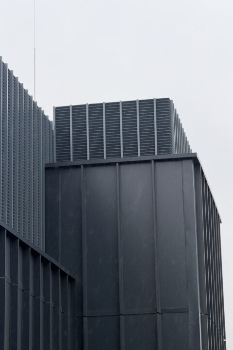 LON4 | Colt | United Kingdom | London | Data Centres | Roofing | Cladding | Louvres Systems | Projects | Envelis