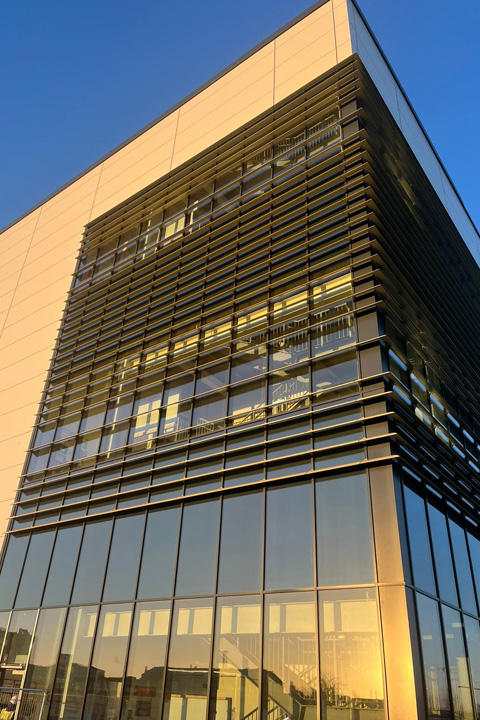 Louvres | LON1 | Data Centre UK | Yondr | Services | Envelis