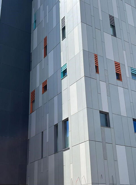 Louvres | Luton & Dunstable Hospital | Kier Group | Services | Envelis