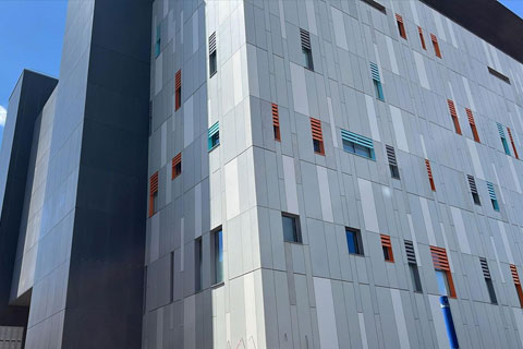 Luton & Dunstable Hospital Wins Facade Award 2025 | Envelis - Envelis