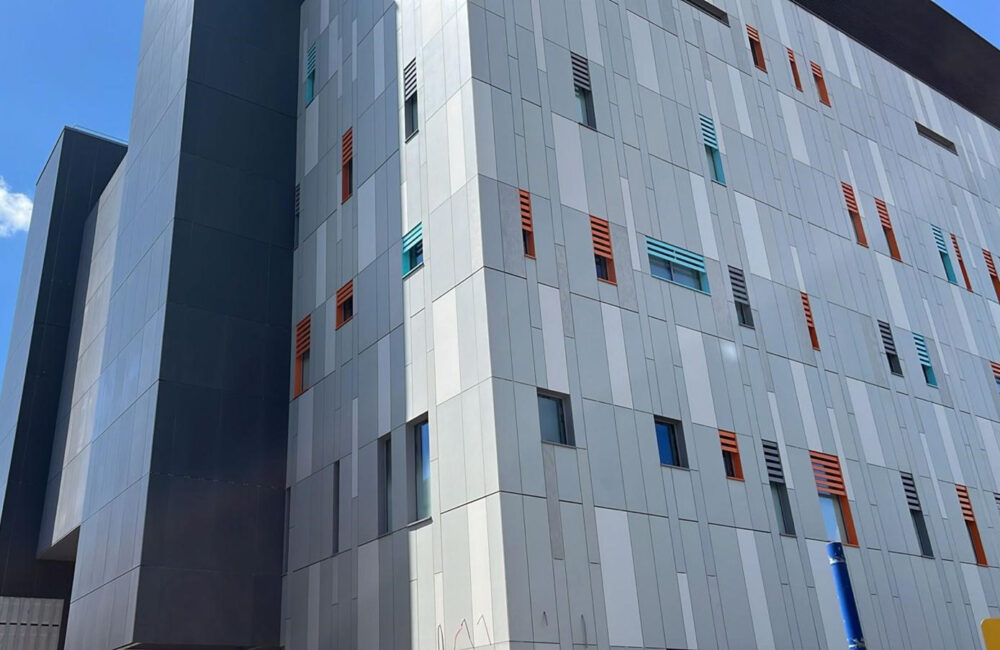 Luton & Dunstable Hospital | SFS | Cladding | Glazing | Doors | Projects | Envelis