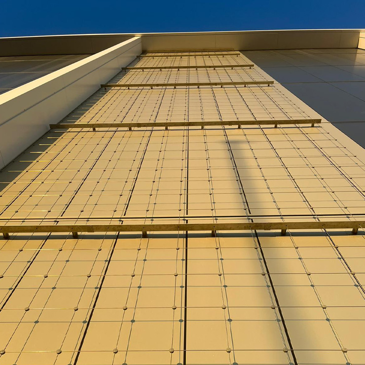 Yondr | LON1 | United Kingdom Data Centres | Doors | Cladding | Glazing | Projects | Envelis