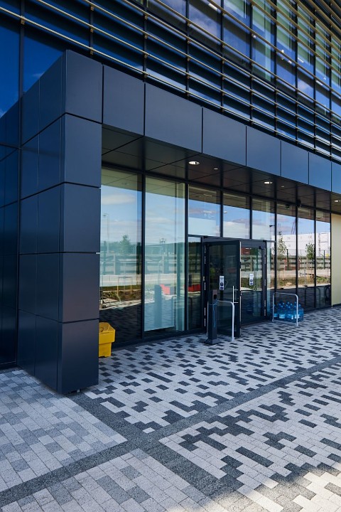 Doors _ LON1 _ United Kingdom _ London _ Data Centres _ Projects _ Envelis NEW (1)